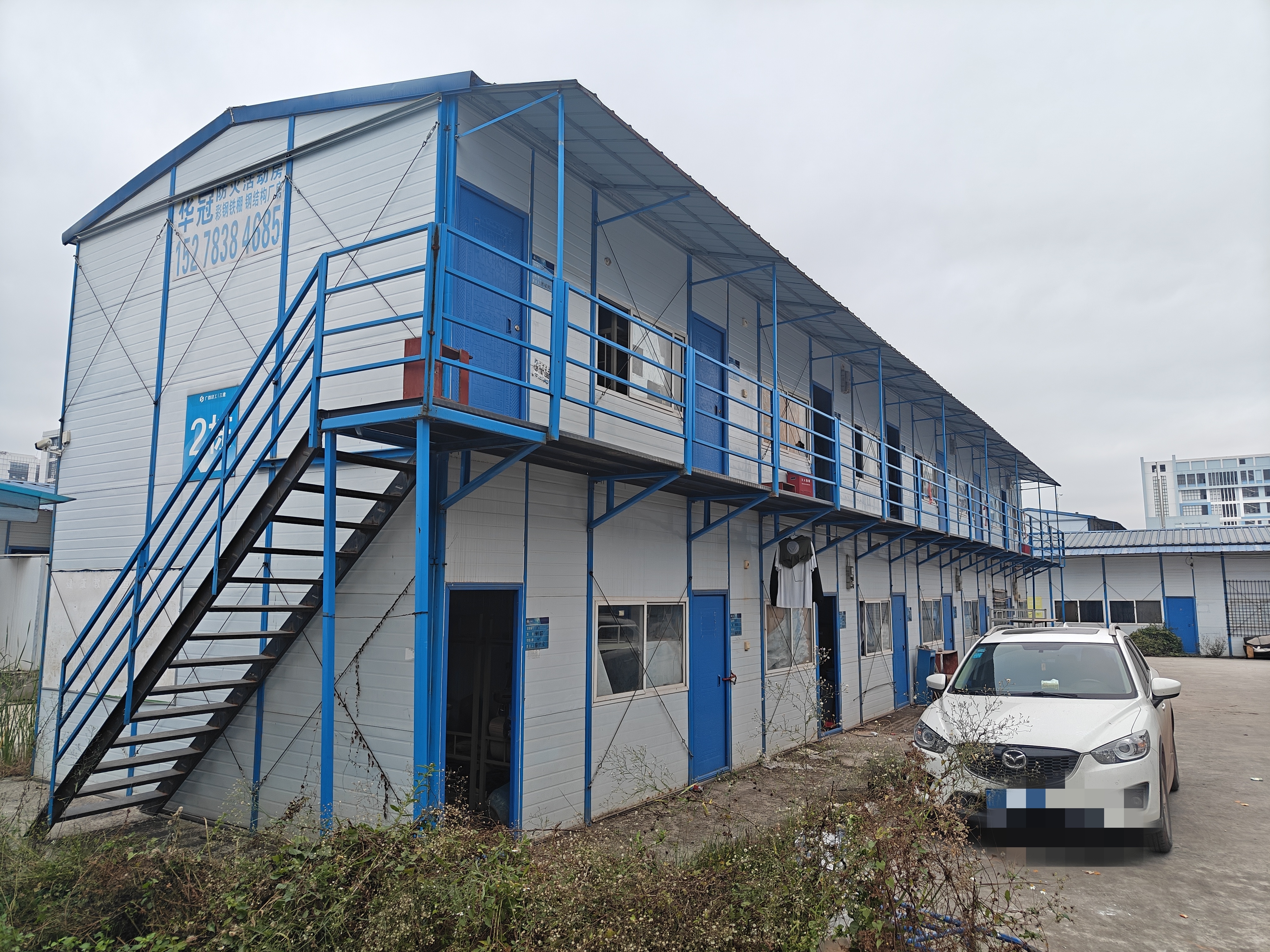 大面积临时空间适配成本控制_活动板房评测_活动板房材料 防火